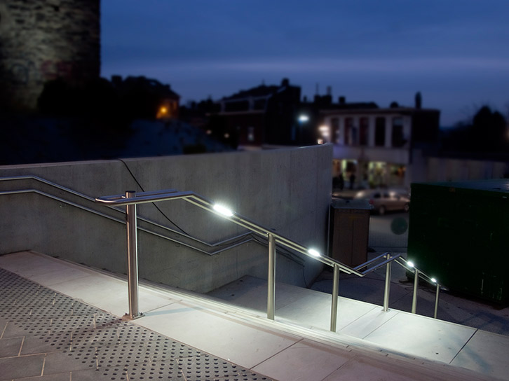 LEC Lyon - School light handrail 